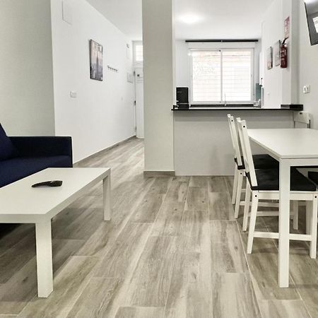 Los Tilos Suites-Vialia Málaga Szoba fotó